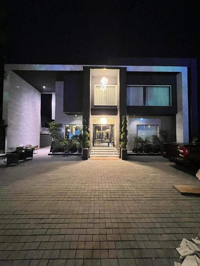 Villa Vista Исламабад Екстериор снимка